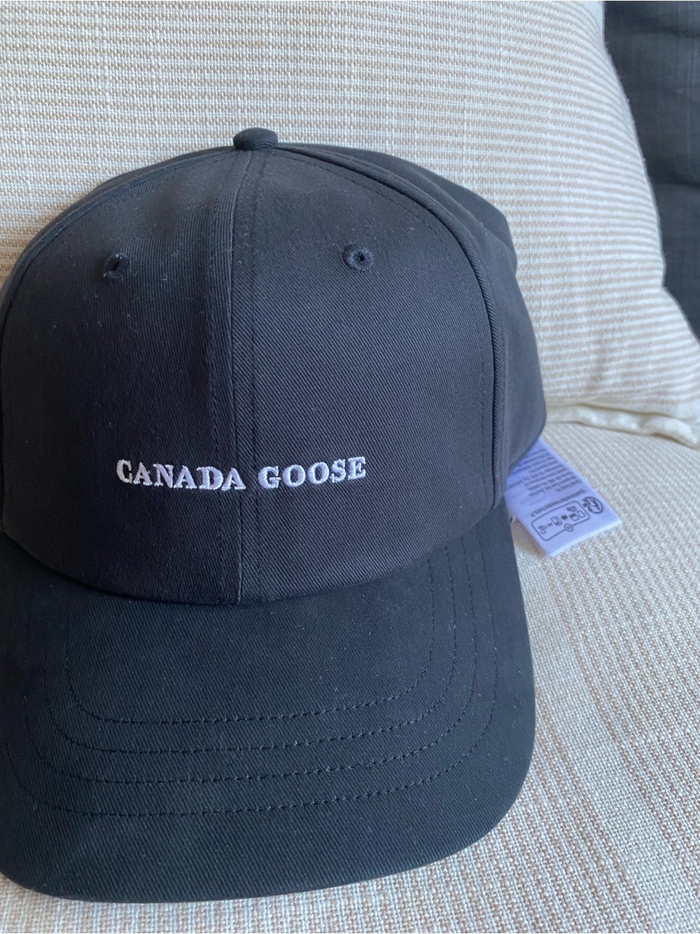 NWT Canada Goose Hat - Picture 4 of 4